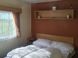 Brynowen Holiday Park - Holiday Accommodation 21123 - Mid Wales - 1187732 - thumbnail photo 13