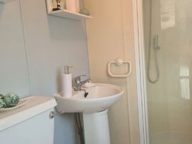 Brynowen Holiday Park - Holiday Accommodation 21123 - Mid Wales - 1187732 - thumbnail photo 14