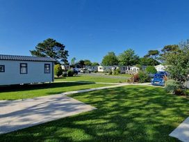 Croft Country Park - Holiday Accommodation 21124 - South Wales - 1187733 - thumbnail photo 10