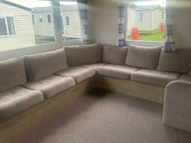 Cayton Bay Caravan Park - Holiday Accommodation 21125 - North Yorkshire (incl. Whitby) - 1187734 - thumbnail photo 2