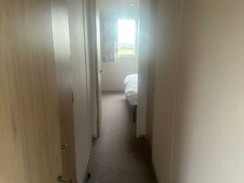 Cayton Bay Caravan Park - Holiday Accommodation 21125 - North Yorkshire (incl. Whitby) - 1187734 - thumbnail photo 3
