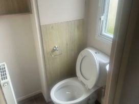 Cayton Bay Caravan Park - Holiday Accommodation 21125 - North Yorkshire (incl. Whitby) - 1187734 - thumbnail photo 8