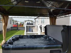 Patrington Haven Leisure Park - Holiday Accommodation 21128 - North Yorkshire (incl. Whitby) - 1187736 - thumbnail photo 3