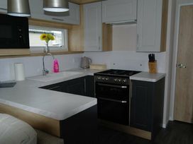 Patrington Haven Leisure Park - Holiday Accommodation 21128 - North Yorkshire (incl. Whitby) - 1187736 - thumbnail photo 9