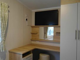 Patrington Haven Leisure Park - Holiday Accommodation 21128 - North Yorkshire (incl. Whitby) - 1187736 - thumbnail photo 11