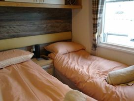 Patrington Haven Leisure Park - Holiday Accommodation 21128 - North Yorkshire (incl. Whitby) - 1187736 - thumbnail photo 13
