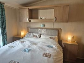 Quay West Holiday Park - Holiday Accommodation 21132 - Mid Wales - 1187738 - thumbnail photo 7