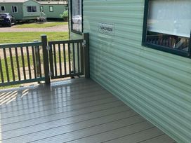 Herons Mead Caravan Park - Holiday Accommodation 21140 - Lincolnshire - 1187744 - thumbnail photo 2