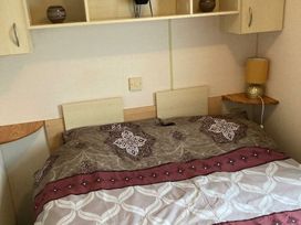 Herons Mead Caravan Park - Holiday Accommodation 21140 - Lincolnshire - 1187744 - thumbnail photo 7