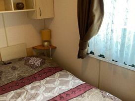 Herons Mead Caravan Park - Holiday Accommodation 21140 - Lincolnshire - 1187744 - thumbnail photo 8