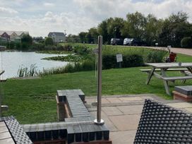 Herons Mead Caravan Park - Holiday Accommodation 21140 - Lincolnshire - 1187744 - thumbnail photo 11