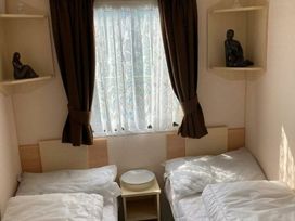 Herons Mead Caravan Park - Holiday Accommodation 21140 - Lincolnshire - 1187744 - thumbnail photo 12