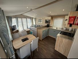 Marton Mere Holiday Village - Holiday Accommodation 21145 - Lake District - 1187748 - thumbnail photo 4
