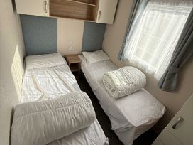 Marton Mere Holiday Village - Holiday Accommodation 21145 - Lake District - 1187748 - thumbnail photo 9