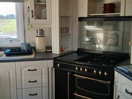Lowlands Farm (private land) - Holiday Accommodation 21161 - Norfolk - 1187756 - thumbnail photo 9