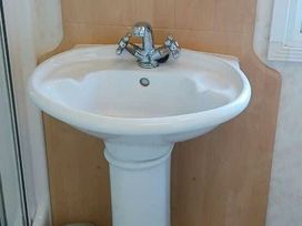 Lowlands Farm (private land) - Holiday Accommodation 21161 - Norfolk - 1187756 - thumbnail photo 17