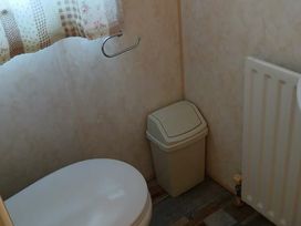 Lowlands Farm (private land) - Holiday Accommodation 21161 - Norfolk - 1187756 - thumbnail photo 18