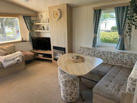 Greenacres Holiday Park - Holiday Accommodation 21168 - North Wales - 1187761 - thumbnail photo 5