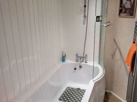 Whitehouse Leisure Park - Holiday Accommodation 21174 - North Wales - 1187766 - thumbnail photo 9
