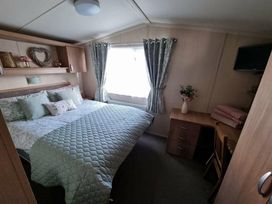 Doniford Bay - Holiday Accommodation 21177 - Devon - 1187769 - thumbnail photo 4