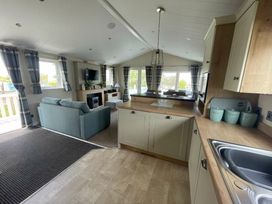 Doniford Bay - Holiday Accommodation 21179 - Devon - 1187771 - thumbnail photo 6