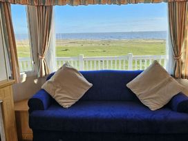 Kessingland Beach - Holiday Accommodation 21181 - Norfolk - 1187773 - thumbnail photo 8