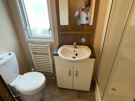 Trecco Bay - Holiday Accommodation 21183 - Somerset & Wiltshire - 1187775 - thumbnail photo 8