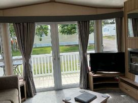Trecco Bay - Holiday Accommodation 21185 - Somerset & Wiltshire - 1187776 - thumbnail photo 4