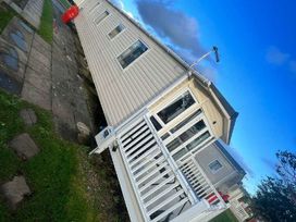 Trecco Bay - Holiday Accommodation 21185 - Somerset & Wiltshire - 1187776 - thumbnail photo 8