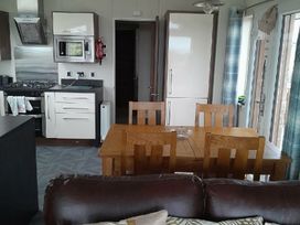 Greenacres Holiday Park - Holiday Accommodation 21188 - North Wales - 1187779 - thumbnail photo 8
