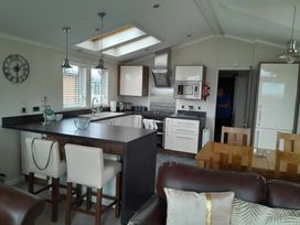 Greenacres Holiday Park - Holiday Accommodation 21188 - North Wales - 1187779 - thumbnail photo 9