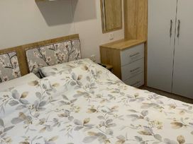 Hoburne Cotswolds - Holiday Accommodation 21189 - Somerset & Wiltshire - 1187780 - thumbnail photo 4