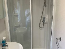Hoburne Cotswolds - Holiday Accommodation 21189 - Somerset & Wiltshire - 1187780 - thumbnail photo 7