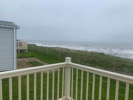 Skipsea Sands Holiday Park - Holiday Accommodation 21191 - North Yorkshire (incl. Whitby) - 1187782 - thumbnail photo 6
