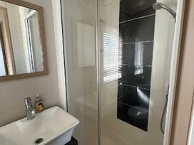 Presthaven Beach Resort - Holiday Accommodation 21195 - North Wales - 1187785 - thumbnail photo 9