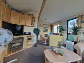 Clarach Bay Holiday Village - Holiday Accommodation 21200 - Mid Wales - 1187789 - thumbnail photo 3