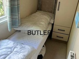 California Cliffs Holiday Park - Holiday Accommodation 21208 - Norfolk - 1187792 - thumbnail photo 4