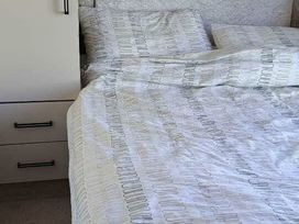 California Cliffs Holiday Park - Holiday Accommodation 21208 - Norfolk - 1187792 - thumbnail photo 6