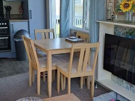 California Cliffs Holiday Park - Holiday Accommodation 21208 - Norfolk - 1187792 - thumbnail photo 11