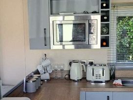 California Cliffs Holiday Park - Holiday Accommodation 21208 - Norfolk - 1187792 - thumbnail photo 13
