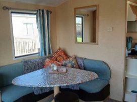 Mablethorpe Chalet Park - Holiday Accommodation 21217 - Lincolnshire - 1187799 - thumbnail photo 7