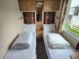 Unity Holiday Resort - Holiday Accommodation 21223 - Somerset & Wiltshire - 1187803 - thumbnail photo 5