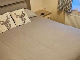 Oakdene Forest Park - Holiday Accommodation 21227 - Hampshire - 1187806 - thumbnail photo 4
