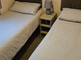 Oakdene Forest Park - Holiday Accommodation 21227 - Hampshire - 1187806 - thumbnail photo 5
