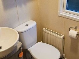 Oakdene Forest Park - Holiday Accommodation 21227 - Hampshire - 1187806 - thumbnail photo 7