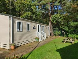 Oakdene Forest Park - Holiday Accommodation 21227 - Hampshire - 1187806 - thumbnail photo 9