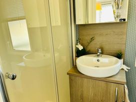 Waterside, Paignton - Holiday Accommodation 21236 - Devon - 1187813 - thumbnail photo 9