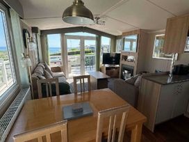 Devon Cliffs Holiday Park - Holiday Accommodation 21245 - Devon - 1187821 - thumbnail photo 2
