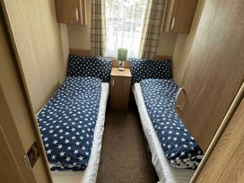 Devon Cliffs Holiday Park - Holiday Accommodation 21245 - Devon - 1187821 - thumbnail photo 9