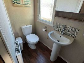Devon Cliffs Holiday Park - Holiday Accommodation 21245 - Devon - 1187821 - thumbnail photo 11